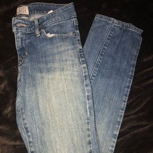 Levi’s Demi Curve 0/25 Skinny Jeans